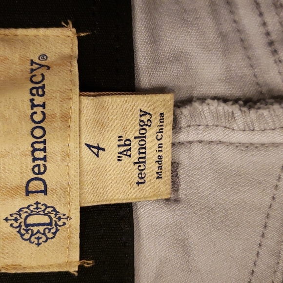 Democracy Grey Jeans - Picture 3 of 15